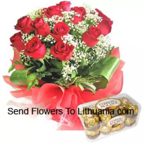 Strauß aus 11 roten Rosen mit saisonalen Füllern sowie 16 Stück Ferrero Rochers