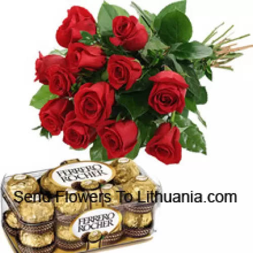 Ramo de 11 rosas rojas con rellenos de temporada acompañado de una caja de 16 piezas de Ferrero Rocher